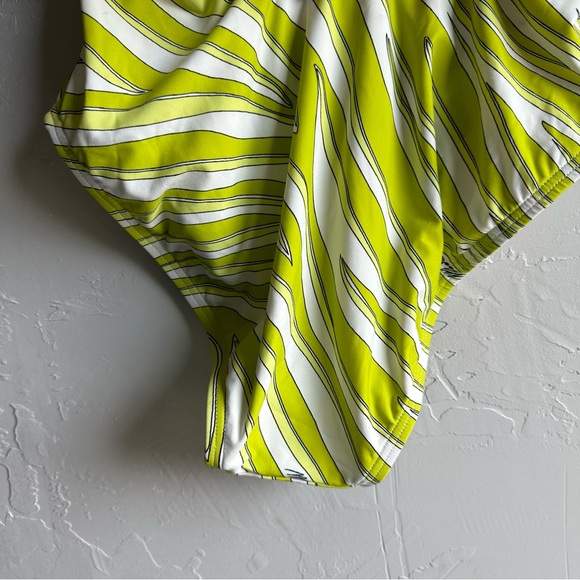 Michael Kors Women's Printed O-Ring One Piece Swimsuit - Cutout Lime Zebra SZ 6 - Picture 10 of 14